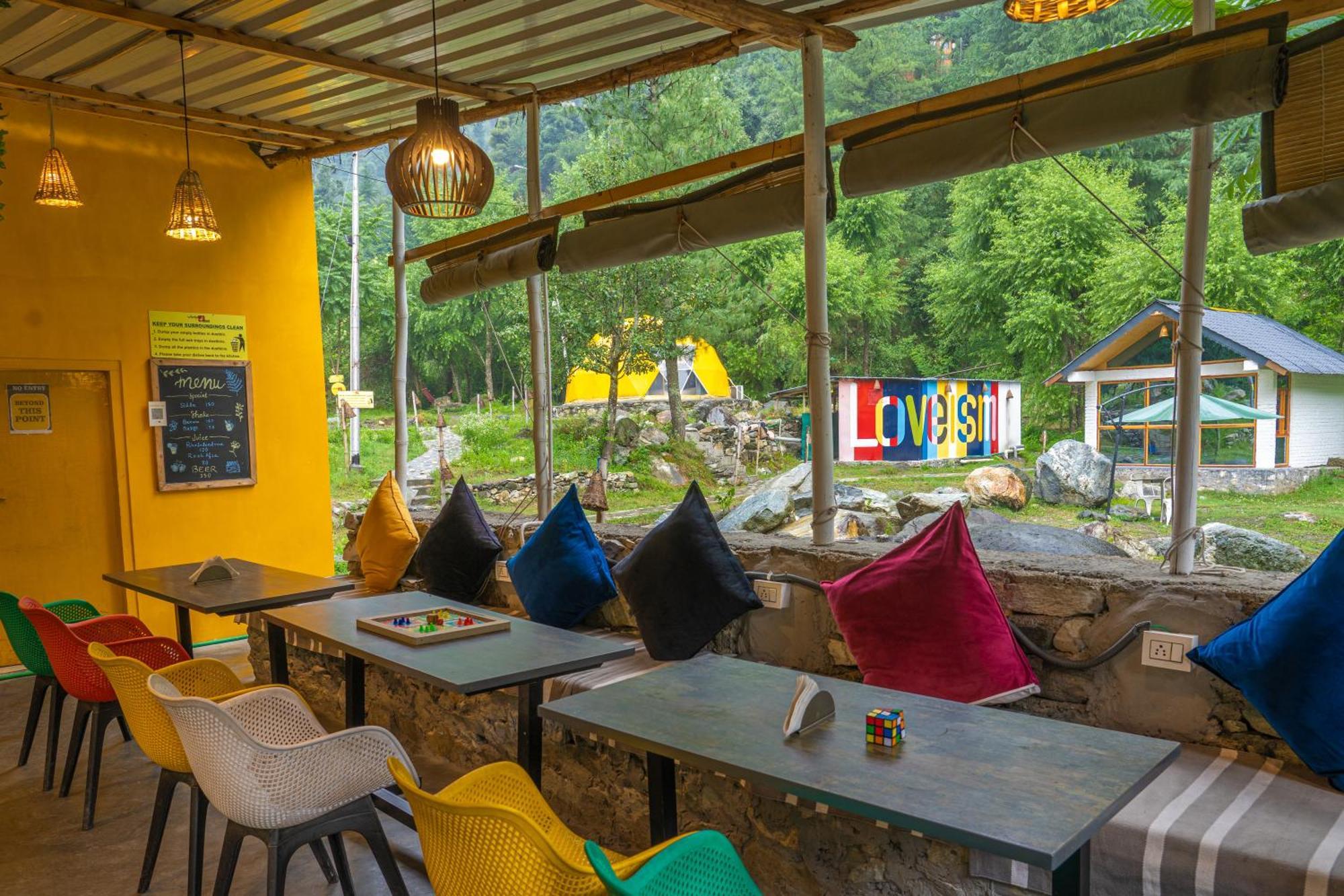 Whoopers Boutique Resort Jibhi エクステリア 写真