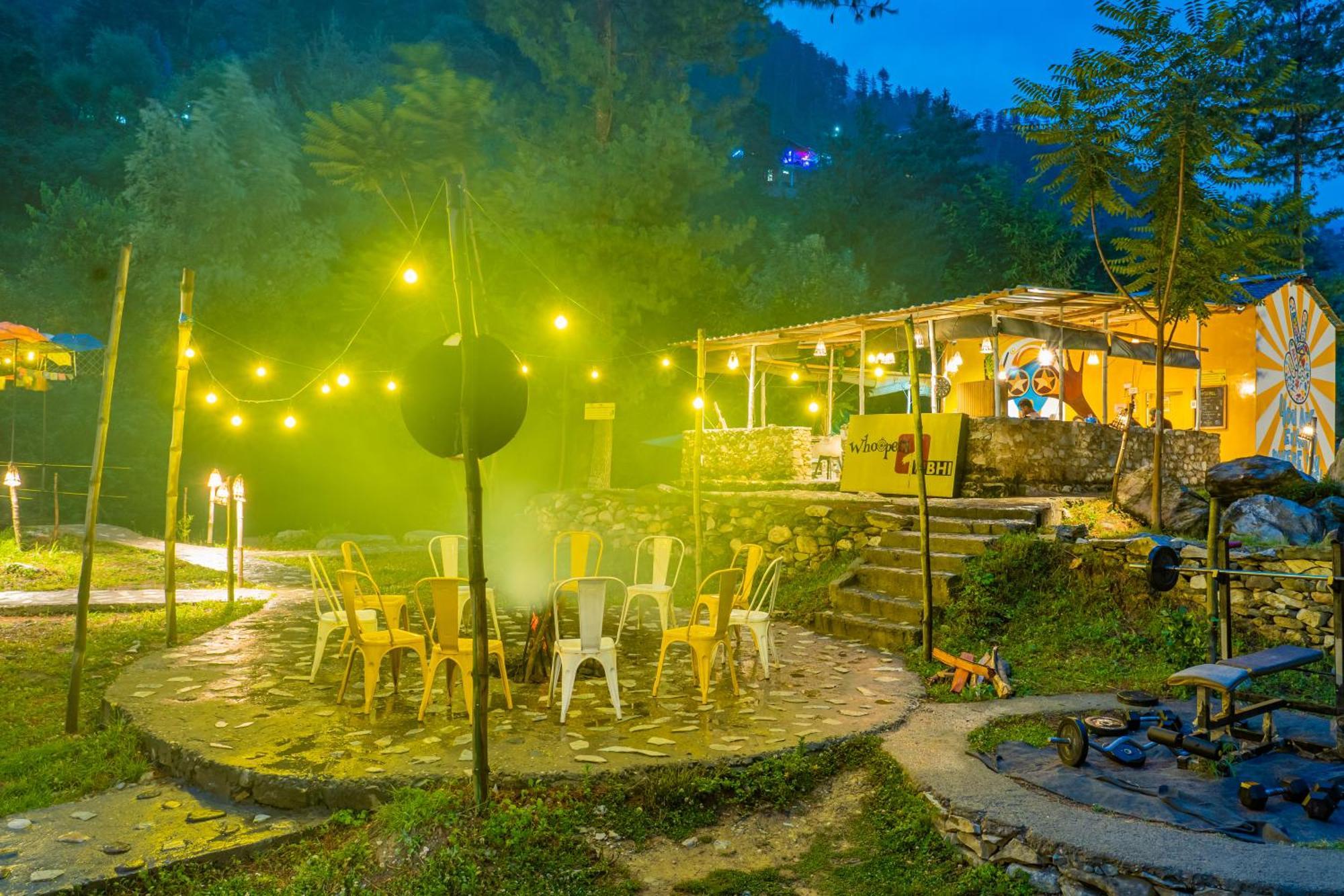 Whoopers Boutique Resort Jibhi エクステリア 写真