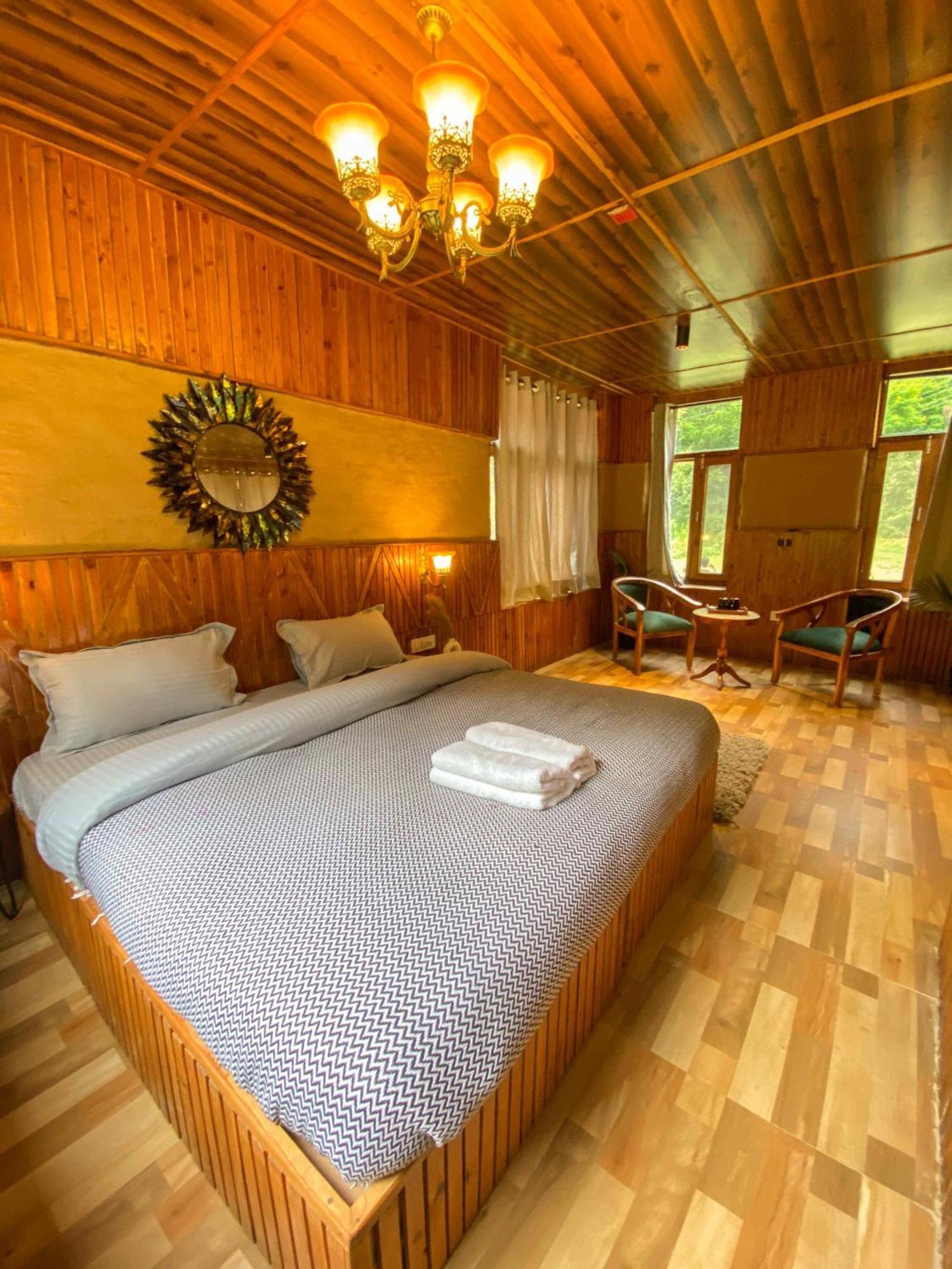 Whoopers Boutique Resort Jibhi エクステリア 写真
