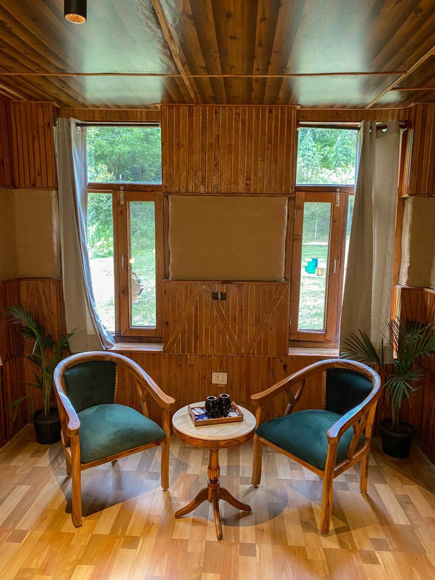 Whoopers Boutique Resort Jibhi エクステリア 写真